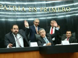 David Penchyna (c) destaca las modificaciones que facilitan la operación de Pemex y CFE. ARCHIVO /