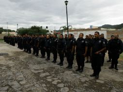 Los policías que no aprobaron el examen, serán colocados en lugares donde la interacción sea mínima con el ciudadano. ARCHIVO /