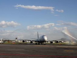 El aeropuerto solo puede realizar 58 operaciones por hora. ARCHIVO /