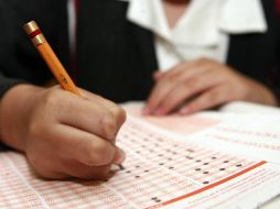 La prueba ENLACE se canceló este año en educación básica pero se mantuvo en el bachillerato. ARCHIVO /