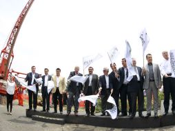 Al evento asiste el gobernador, el titular de la SCT y los alcaldes de Zapopan, Guadalajara y Tlaquepaque.  /