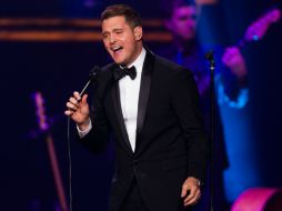 Con un smoking negro, el intérprete de 38 años hizo sonar cerca de 24 canciones de su repertorio. NTX /