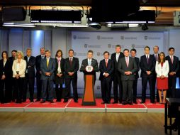 Imagen del presidente Juan Manuel Santos (c), con los ministros. EFE /