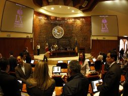 Después de varios minutos de discusión, diputados del PAN y del PRD se enfrascaron en una serie de acusaciones. ARCHIVO /