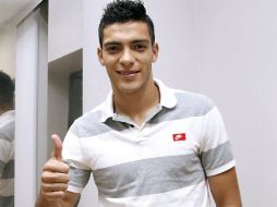 Raúl Jiménez ya firmó su fichaje en el club español. EFE /