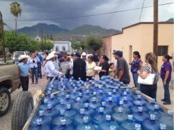Además del reparto de agua, continúan brigadas epidemiológicas, actividades de difusión y monitoreo. TOMADA DE @JavierDagnino  /