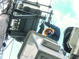 Merrill Lynch afirma que con la reforma, la carga al Gobierno derivada de las pensiones de Pemex y la CFE disminuirá.  /