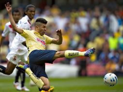 Oribe Peralta anota el gol de la victoria en los últimos minutos del partido. MEXSPORT /