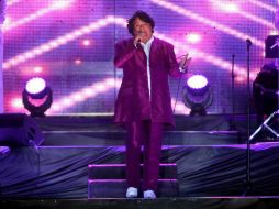 Aseguran que la visita de Juan Gabriel a Paraguay representa un 'ritual casi solemne'. ARCHIVO /