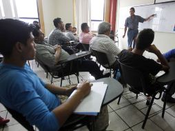 En los cursos de capacitación para los taxistas se abordarán temas de valores, nutrición, leyes, entre otros. ARCHIVO /