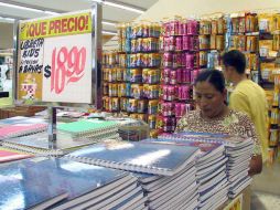 El consumidor tiene derecho a exigir que le respeten el precio del verificador, así como revisar vigencias en promociones y ofertas. ARCHIVO /