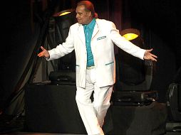 El cantautor demuestra que estárecuperado de la neumonía que lo alejó de los escenarios. ARCHIVO INFORMADOR  /