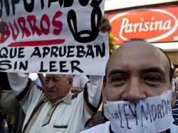 La 'ley mordaza' generó diversas manifestaciones de periodistas en el estado. ARCHIVO /