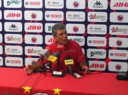 El chileno Carlos Reinoso durante conferencia de prensa. ESPECIAL /