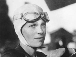 Amelia Earhart, la primera mujer en sobrevolar el Atlántico..  /