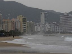 Destaca que los huracanes son grandes abastecedores de agua y que incluso podrían ser un detonador económico.  /