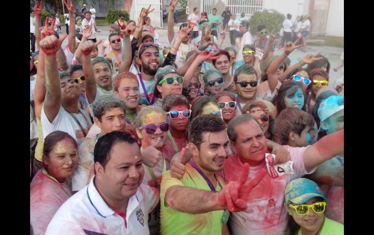 En el evento, realizado en la Delegación Santa Anita, hubo actividad física, convivencia y diversión. ESPECIAL /