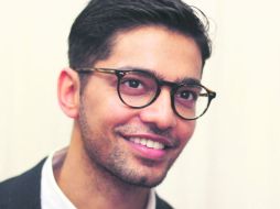 Sagar Prakash Khatnani incita a otros a luchar por sus sueños.  /