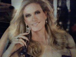 La conductora mexicana hizo la presentación de su perfume. ARCHIVO /