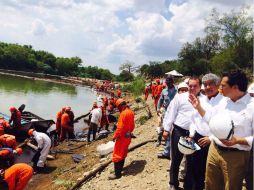 Más de 200 kilómetros de causes fueron contaminados por el derrame de ácido de cobre. TOMADA DE @EmilioLozoyaAus ARCHIVO /
