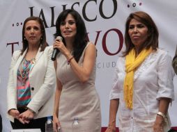 Verónica Delgadillo García (c) hizo un llamado a diputados de otras fracciones para aprobar la Ley de Participación Ciudadana. ESPECIAL /