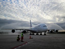 Las nuevas pistas tendrán capacidad para recibir un avión Airbus A380, considerado el más grande del mundo. ARCHIVO /