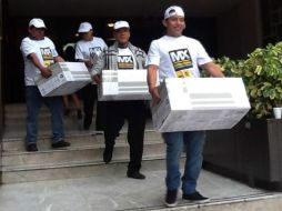 Se espera que estas firmas sean recibidas por el presidente de la mesa directiva, Silvano Aureoles. Foto: ‏@PRDmexico. ESPECIAL /