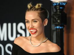 Cyrus declara que creció sin pensar que la mariguana fuera mala, por lo que se siente libre de fumarla. ARCHIVO /