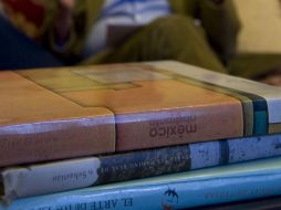 La lectura en voz alta de autores traducidos al francés forma parte de Mantis 18 Encuentro de editores. ARCHIVO /