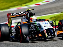 Sergio tuvo una gran carrera que le permitió sumar en Monza. EFE /