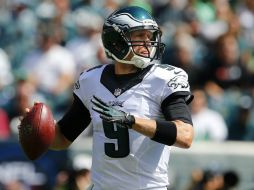 Nick Foles completa el pase de Touchdown que pone a la delantera a Filadelfia. AFP /