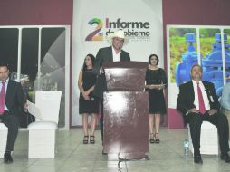 Rendición de cuentas. El alcalde Emeterio Corona informó sobre avances en materia de salud y seguridad, entre otros. ESPECIAL /