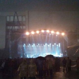 La lluvia paró la música de Deftones
