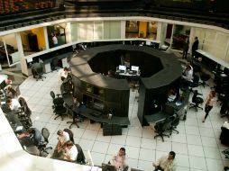 El mercado mexicano inicia operaciones con pocos movimientos. ARCHIVO /