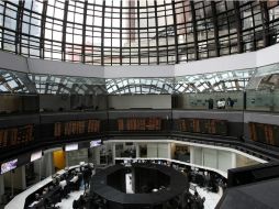 El mercado accionario opera contrario a sus pares en Estados Unidos. EFE ARCHIVO /