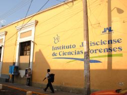 Personal del Servicio Médico Forense trasladó el cuerpo de la mujer a la morgue. EL INFORMADOR ARCHIVO  /