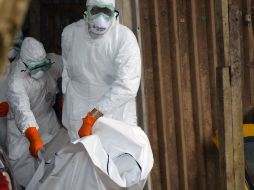 Todos estos médicos y enfermeros 'han participado anteriormente en situaciones de desastre', señalan autoridades cubanas.AFP Z. Dosso  /