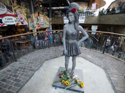 La figura reproduce el reconocido estilo de Amy, empezando por el peinado. AP T. Ireland  /