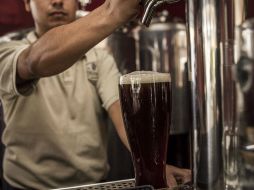 Se recomienda evitar el consumo de alcohol si se va a conducir. EL INFORMADOR ARCHIVO /