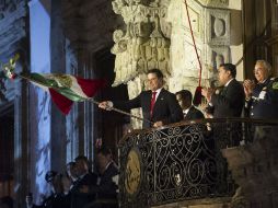 Los juegos pirotécnicos adornaron el cielo de Guadalajara en una lluvia multicolor. EL INFORMADOR  J. Mendoza  /