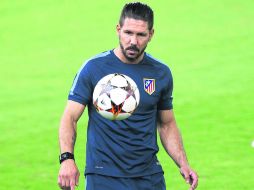 El estratega argentino, Diego Pablo Simeone, se ha convertido en un maestro de la táctica, especialmente a balón parado. AP /