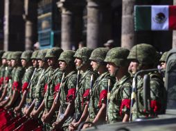 Por parte de las diferentes dependencias desfilaron tres mil efectivos, 416 vehículos y 66 caballos. EL INFORMADOR F. Atilano  /