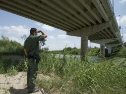 Rick Perry invita a Enrique Peña Nieto a visitar Texas para comprobar ''el profesionalismo'' de la Guardia Nacional. ARCHIVO /