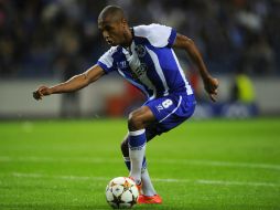 Yacine Brahimi fue el protagonista con un triplete en el partido. AFP M.Riopa.  /