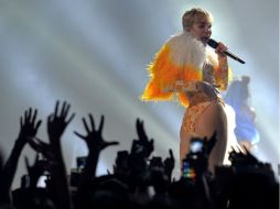 Para las presentaciones de 'Bangerz'. Miley luce nueve cambios de vestuario. EFE  M. Sierra  /
