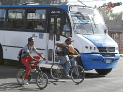 Utilizar menos el auto y más la bicicleta favorece nuestra salud y la circulación. EL INFORMADOR ARCHIVO.  /