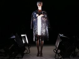 Básicos. Los abrigos en tonos oscuros son un 'must' de la temporada. AFP / P. Kovarik