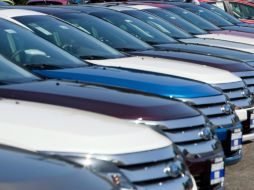 El fabricante informa que reemplazará de forma gratuita el módulo de control de los vehículos afectados. AFP / ARCHIVO