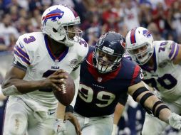 Watt intercepta un pase y devuelve el ovoide 80 yardas para la anotación de su equipo. AP /  D. Phillip