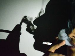 El tabaquismo, una droga socialmente aceptada, está altamente asociada a infartos y angina de pecho. NTX / ARCHIVO